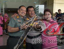 Kodim 0726/Sukoharjo Berikan Ucapan Sukoharjo Selamat Hari Bhayangkara Ke-78 Di Mapolres Sukoharjo
