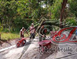 Penuh Semangat Babinsa Klego Bantu Masyarakat
