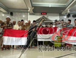 Gerakan Berbagi Bendera Merah Putih FKUB-Bakesbangpol Pemkot Surabaya