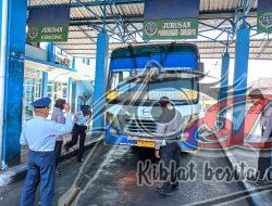 Operasi Patuh Semeru 2024 Polres Lumajang Gelar Sosialisasi Tertib Lalin di Terminal Menak Koncar