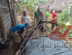 Babinsa Boyolali Bantu Pembangunan Jamban Sehat
