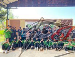 Sosialisasi-Transplanting Selada Sistem Budidaya Hidroponik Berbasis IOT dan Panel Surya