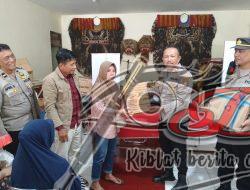Jum’at Curhat dan Bagikan Bansos dalam Rangka Nusantara Cooling System Jelang Pilkada 2024