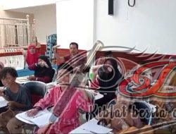 Santri Rumah Pintar Matahari Mendapatkan Donasi Mie Goreng Telur Mata Sapi dari Hj Ana Istanawati