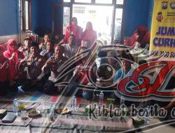 Judul: Polrestabes Surabaya Gelar Jum’at Curhat, Berikan Bantuan Sosial dan Sarana Kontak di Sumberrejo