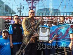 SD Muhammadiyah 4 Surabaya Pecahkan Rekor MURI Sedekah 79 Ribu Botol Plastik