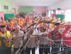 Polrestabes Surabaya Gelar Jum’at Curhat dan Bagikan Bansos dalam Rangka Nusantara Cooling System Jelang Pilkada 2024