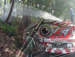 Babinsa Klego Sigap Bantu Damkar Padamkan Kebakaran Lahan Di Desa Tanjung