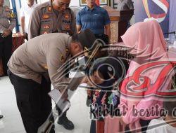 Kapolres Sampang Sambangi Tokoh Masyarakat Robatal Ajak Wujudkan Pilkada 2024 Sejuk dan Damai