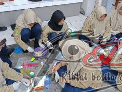 SMA Muhammadiyah 1 Surabaya Latih Jiwa Enterpreneur Siswa Membuat Sabun Mandi