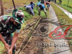 Babinsa dan Warga Bersatu Bersihkan Jalan, Wujudkan Lingkungan Sehat dan Asri
