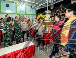 Kapolrestabes bersama Forkopimda Surabaya Pastikan Kesiapan TPS untuk Pilkada Serentak 2024 Aman