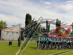 Babinsa Latih Baris Berbaris 170 Siswa Ketarunaan SMKN Miri