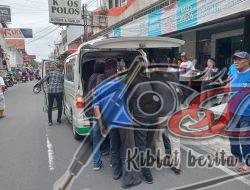 Merasa Kehilangan Mitra Kerja, Babinsa Jayengan Takziah ke Rumah Duka