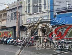 Babinsa Jayengan Amankan Ibadah Minggu Pagi Jelang Tahun Baru 2025