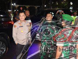 Operasi Lilin Semeru, Polres Sampang Bersama TNI Laksanakan Patroli Skala Besar di Malam Perayaan Natal 2024