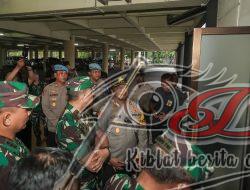 Kapolrestabes Surabaya Pantau Langsung Pengamanan Kebaktian Natal 2024 di Gereja Bethany