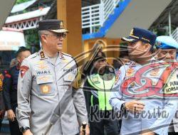 Kapolda Jatim Cek Pospam dan Posyan, Pastikan Keamanan Malam Tahun Baru