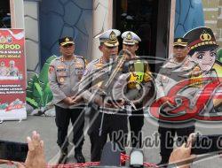 Ditlantas Polda Jatim Siagakan 100 Personel Gabungan di Bundaran Waru, Malam Pergantian Tahun Baru