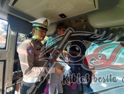 Tingkatkan Keselamatan Polres Gresik Bersama Jasa Raharja dan Dishub Gelar Ramp Check Bus Pariwisata