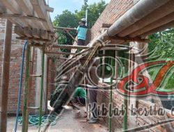 Babinsa Bantu Pembangunan Gedung Sekolah Wujud Kepedulian Dengan Dunia Pendidikan