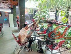 Babinsa Tipes Sambangi Rumah Makan Padang Kapau Uni Yeni