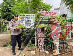 Dampingi KWT Bhabinkamtibmas Polres Probolinggo Kota Ajak Warga Wujudkan Ketahanan Pangan
