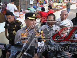 Sidak Pasar Bersama Forkopimda, Kapolresta Malang Kota Ingatkan Tengkulak Agar Tidak Timbun Bahan Pokok