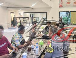 Mediasi Damai: Aiptu Yakobus Timu dan Mahasiswa Unesa Sepakati Penyelesaian Kekeluargaan