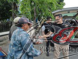 Kebaikan di Bulan Suci: Polrestabes Surabaya Berbagi Takjil untuk Abang Becak di Seluruh Kota