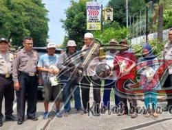 Bulan Penuh Berkah, Kapolsek Pabean Cantikan Bagikan Sembako kepada Warga Kurang Mampu