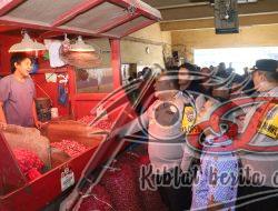 Kapolres Pelabuhan Tanjung Perak Tinjau Pasar Pabean Cantikan Pastikan Stok Bapokting Aman Sampai Lebaran
