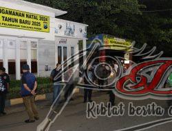 Jaga Keamanan Ramadan, Kapolres Pelabuhan Tanjung Perak Gelar Patroli Skala Besar dan Berbagi Sahur