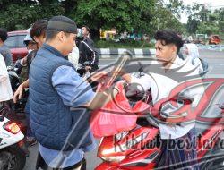 Berkah Ramadan, Polres Pelabuhan Tanjung Perak Berbagi 300 Paket Takjil di Pelabuhan GSN dan Jalan Jakarta Surabaya