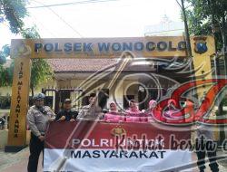 Berkah Ramadhan: Polsek Wonocolo dan Bhayangkari Bagikan 200 Takjil dan Imbauan Kamtibmas