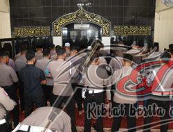 Polres Pelabuhan Tanjung Perak Gelar Sholat Gaib untuk 3 Personel Gugur dalam Tugas di Way Kanan Lampung
