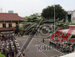 Polres Pelabuhan Tanjung Perak Gelar Pengamanan Malam Takbir Idul Fitri 1446 H