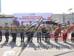 Polres Pelabuhan Tanjung Perak Gelar Simulasi Pengamanan Unjuk Rasa Jelang May Day 2025