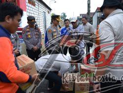 Kapolres Gresik Salurkan Bantuan Sosial Bagi Warga Terdampak Banjir di Benjeng