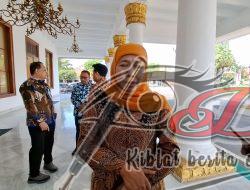 Gubernur Jawatimur. Khofifah Indar Parawansa Bebaskan Biaya Pengobatan Korban Kapal KMP Tunu yang Tenggelam
