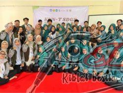 Go Digital, Go Profit: Mahasiswa KKN UPN Veteran Jatim Sosialisasikan E-Commerce untuk Pemberdayaan Ekonomi Ibu PKK Kelurahan Ujung