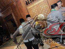 Dua Anggota Polres Blitar Berprestasi Diberangkatkan Umroh oleh Kapolres Blitar AKBP Arif Fazlurrahman, S.H., S.I.K., M.Si.