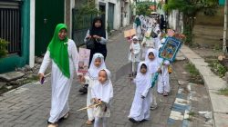 Santri Cilik Meriahkan Hari Santri Nasional, TPQ Rochmatulloh Gelar Pawai dan Makan Bersama
