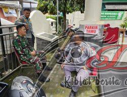 Senyum Ter dan Humanis, Cara Jitu Babinsa Tipes Jalin Kedekatan dengan Linmas