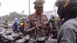 Tekan Angka Curanmor, Polres Pelabuhan Tanjung Perak Gelar Razia Kendaraan di Jembatan Suramadu