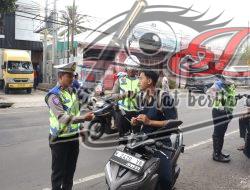Optimalisasi Gakkum Presisi : Ditlantas Polda Jatim Gelar Operasi Dakgar Berbasis Handheld