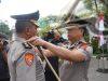 Kapolrestabes Surabaya Beri Penghargaan Kenaikan Pangkat Pengabdian kepada Perwira Berprestasi
