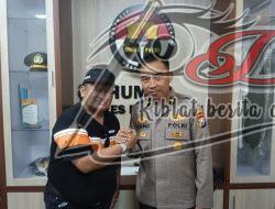 Penasehat KWI Abah Samsul Arifin Jalin Sinergitas dan Pererat Silaturahmi dengan Kasi Humas Polres Bangkalan
