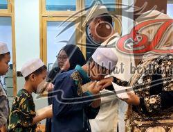 Mengusap Kepala, Menguatkan Harapan: Pimpinan Redaksi Sindoraya.com Santuni Anak Yatim