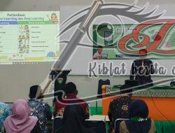 Hilirisasi Hasil Penelitian, Tim Pengabdian Umsura Kenalkan Buku Ajar Digital Tematik untuk Sekolah Dasar